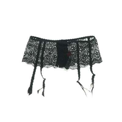 Triumph fekete harisnyakötő