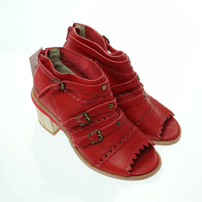 Dkode piros magassarkú cipő