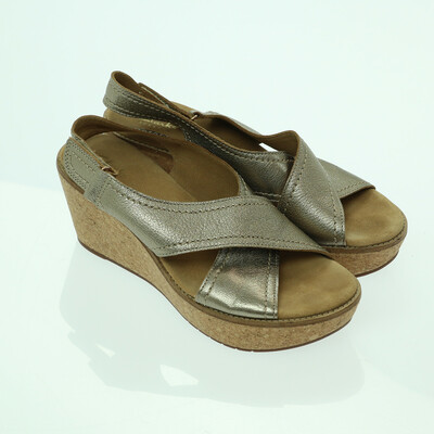 Clarks telitalpú szandál