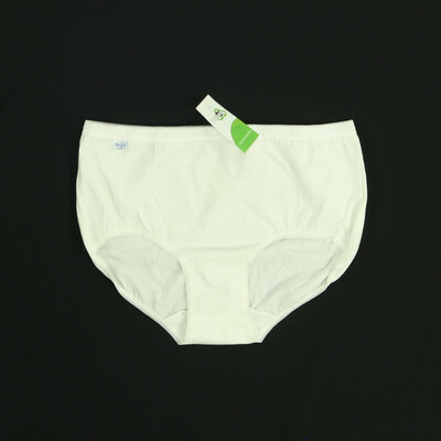 Sloggi fehér alsónemű