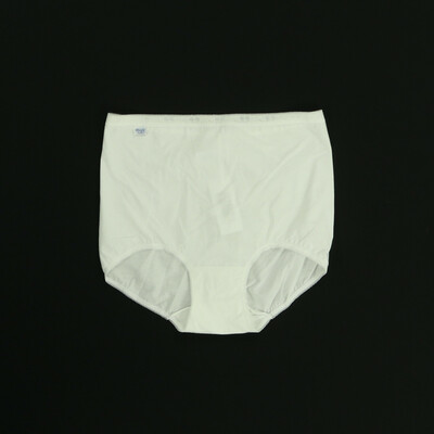 Sloggi fehér alsónemű