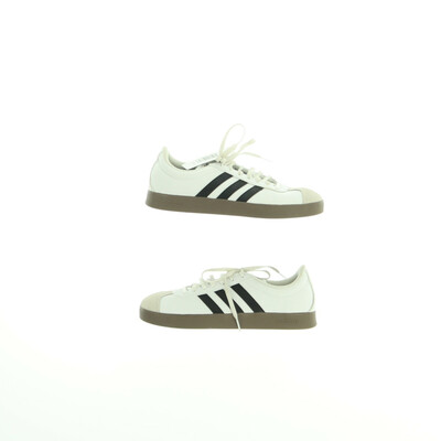 Adidas fehér cipő