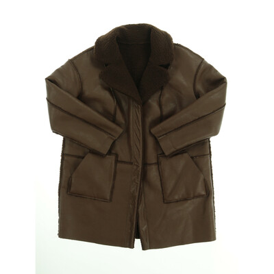 Rick Cardona  barna kabát