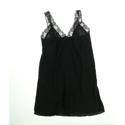 Marta fekete hálóing