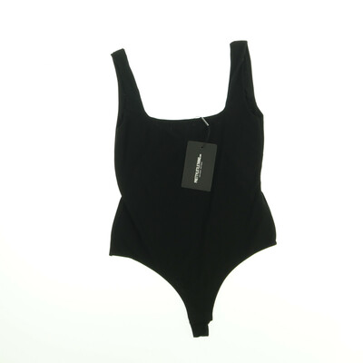 PrettyLittleThing fekete pántos body